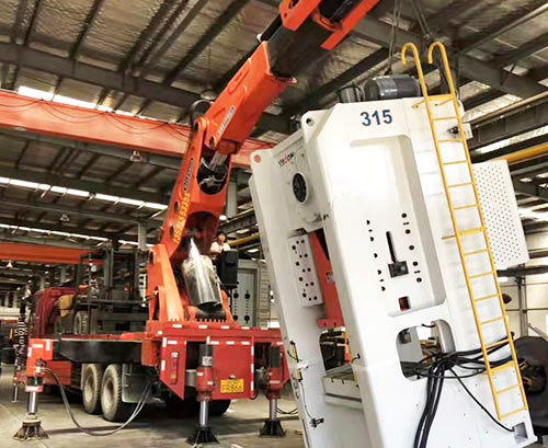 陈场镇附近随车吊出租，轻松解决运输难题