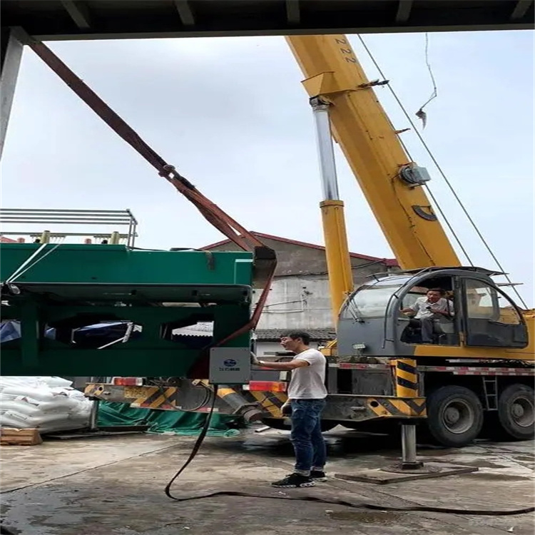 陈场镇注意大型吊车出租使用以及应该怎样正确维护